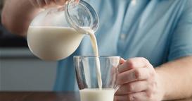 Што се случува во телото ако пиете млеко секој ден 