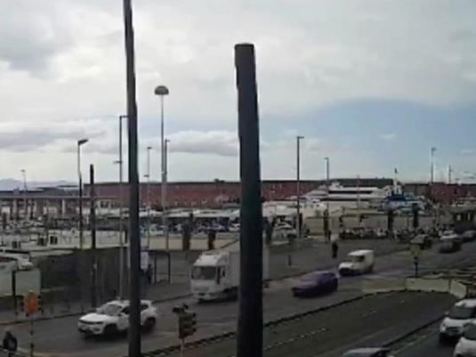 Десетици повредени, откако траект удри во пристаништето во Неапол (ВИДЕО)